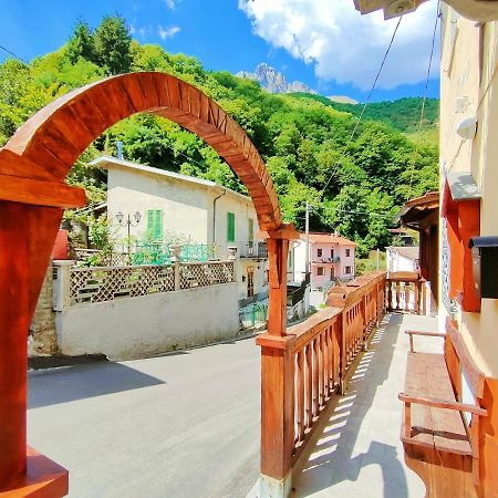 Hotel Palazzo Del Doma - Lake Vagli Vagli di Sotto Exterior foto