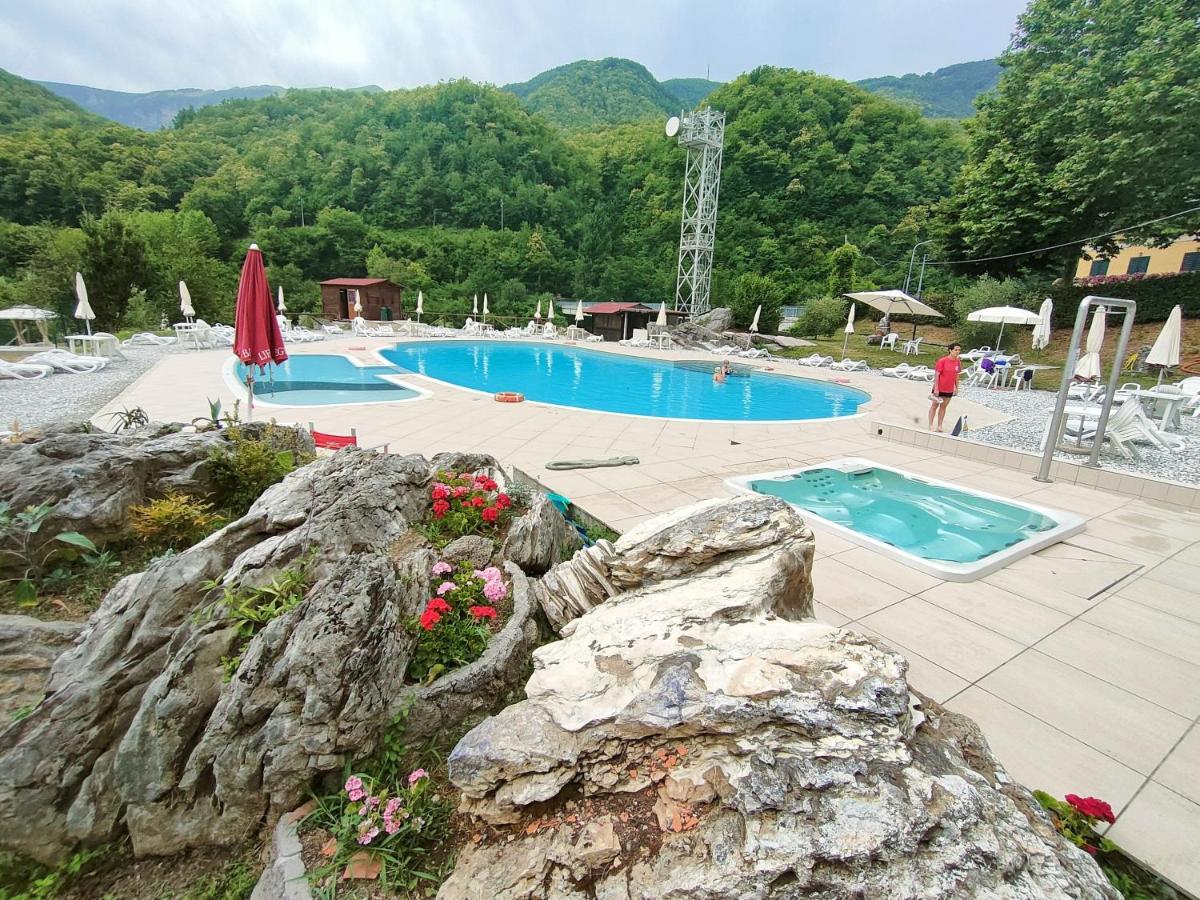 Hotel Palazzo Del Doma - Lake Vagli Vagli di Sotto Exterior foto
